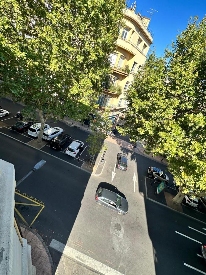Appartement Lumineux Et Spacieux 2 Chambres Avec Parking Gratuit Dans La Rue Perpignan Eksteriør bilde