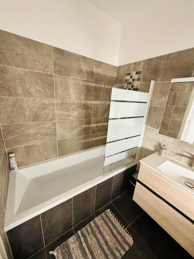 Appartement Lumineux Et Spacieux 2 Chambres Avec Parking Gratuit Dans La Rue Perpignan Eksteriør bilde