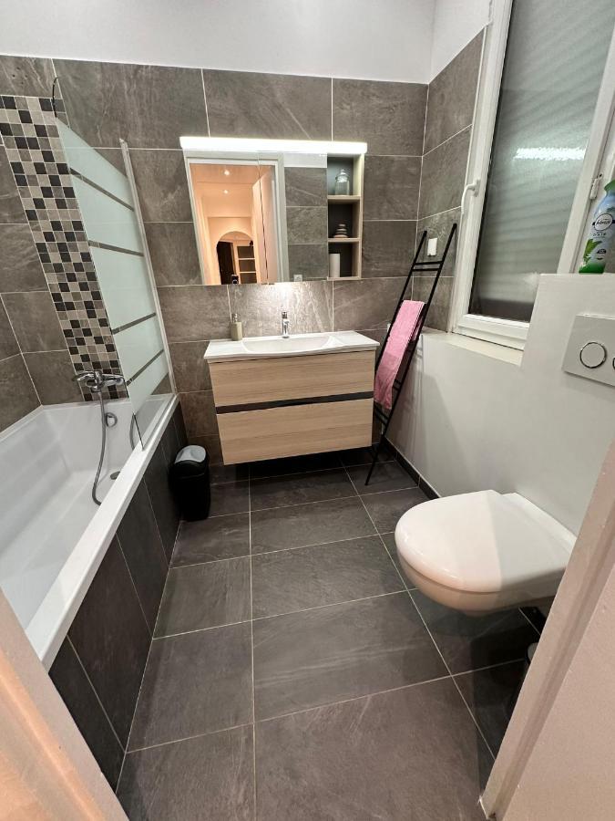 Appartement Lumineux Et Spacieux 2 Chambres Avec Parking Gratuit Dans La Rue Perpignan Eksteriør bilde